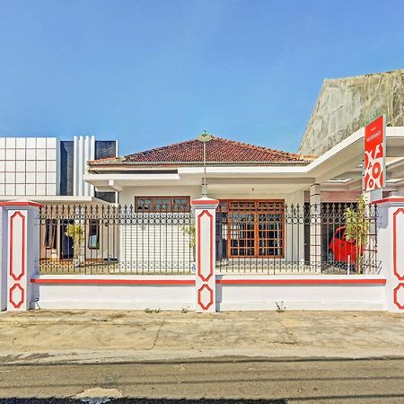 Oyo 90344 Wijayanti Hotel Banyuwangi  Buitenkant foto