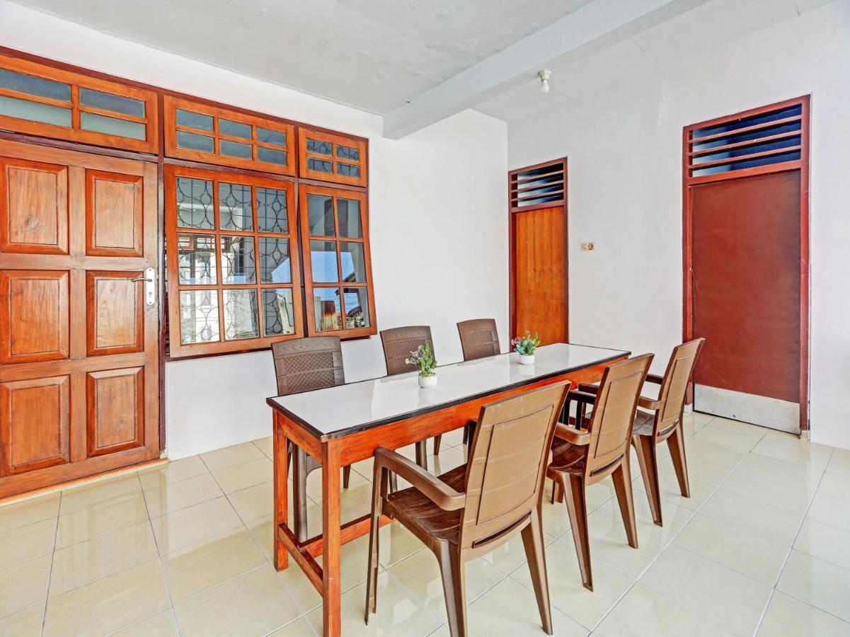 Oyo 90344 Wijayanti Hotel Banyuwangi  Buitenkant foto