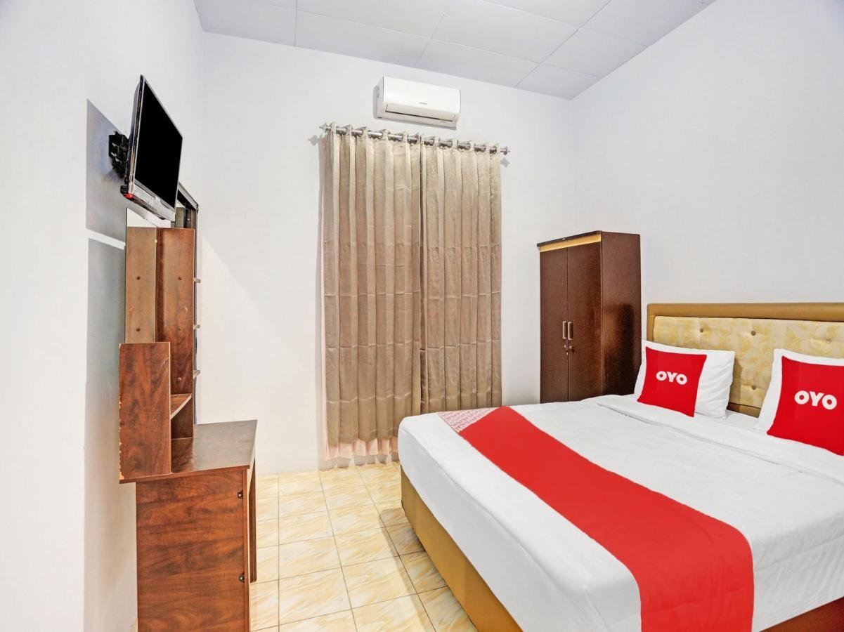 Oyo 90344 Wijayanti Hotel Banyuwangi  Buitenkant foto