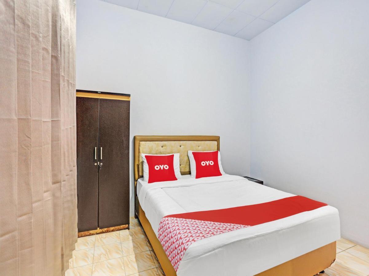 Oyo 90344 Wijayanti Hotel Banyuwangi  Buitenkant foto