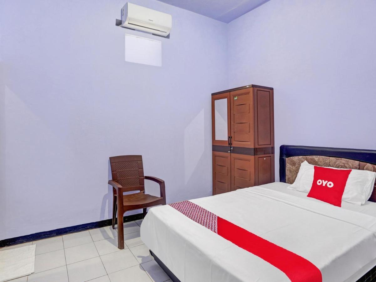 Oyo 90344 Wijayanti Hotel Banyuwangi  Buitenkant foto